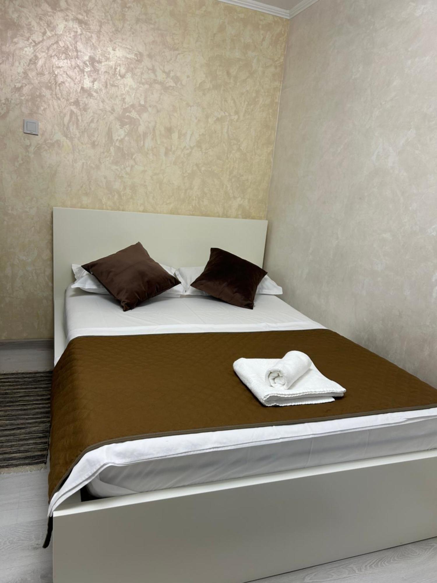 Guest House Târgu Jiu Zewnętrze zdjęcie